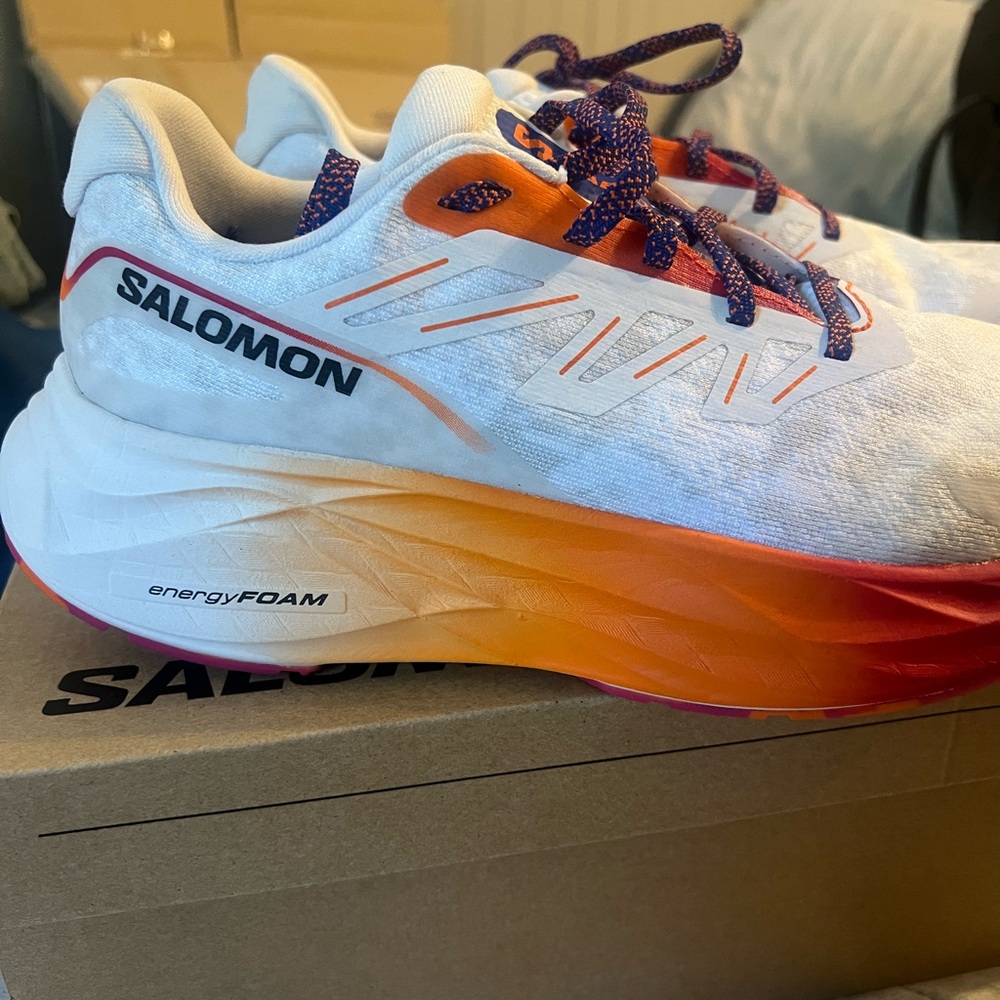 Salomon Aero Glide 2 in White and Dragon Fire